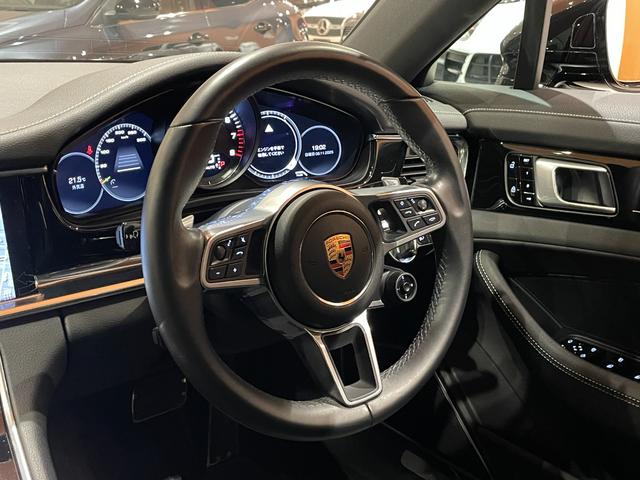 パナメーラ 4 E-ハイブリッド 10イヤーズエディション パノラマルーフシステム BOSEサラウンドサウンド ソフトクローズドア PDLSPlus PASM 純正メモリナビ サラウンドビューカメラ 本革シート シートヒーター パワーテールゲート 禁煙車(5枚目)