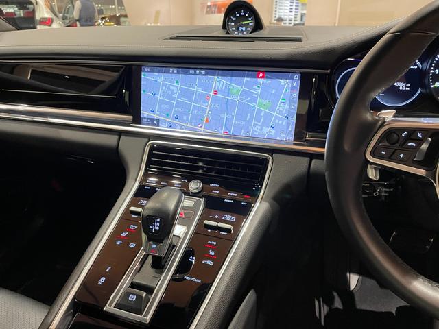 パナメーラ 4 E-ハイブリッド 10イヤーズエディション パノラマルーフシステム BOSEサラウンドサウンド ソフトクローズドア PDLSPlus PASM 純正メモリナビ サラウンドビューカメラ 本革シート シートヒーター パワーテールゲート 禁煙車(18枚目)