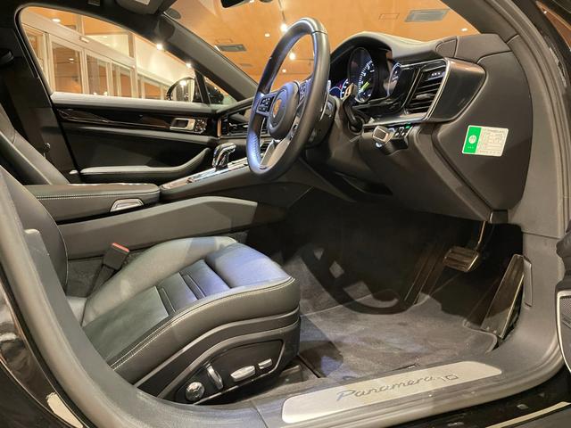 パナメーラ 4 E-ハイブリッド 10イヤーズエディション パノラマルーフシステム BOSEサラウンドサウンド ソフトクローズドア PDLSPlus PASM 純正メモリナビ サラウンドビューカメラ 本革シート シートヒーター パワーテールゲート 禁煙車(28枚目)