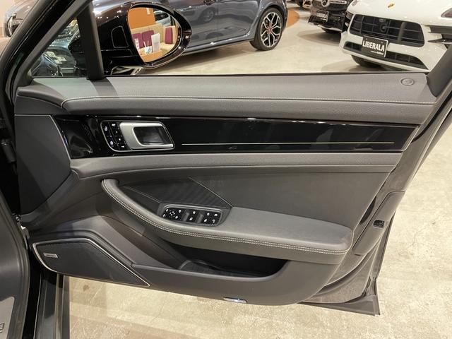 パナメーラ 4 E-ハイブリッド 10イヤーズエディション パノラマルーフシステム BOSEサラウンドサウンド ソフトクローズドア PDLSPlus PASM 純正メモリナビ サラウンドビューカメラ 本革シート シートヒーター パワーテールゲート 禁煙車(30枚目)