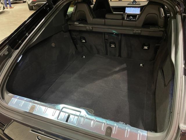 パナメーラ 4 E-ハイブリッド 10イヤーズエディション パノラマルーフシステム BOSEサラウンドサウンド ソフトクローズドア PDLSPlus PASM 純正メモリナビ サラウンドビューカメラ 本革シート シートヒーター パワーテールゲート 禁煙車(41枚目)