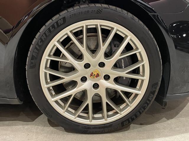 パナメーラ 4 E-ハイブリッド 10イヤーズエディション パノラマルーフシステム BOSEサラウンドサウンド ソフトクローズドア PDLSPlus PASM 純正メモリナビ サラウンドビューカメラ 本革シート シートヒーター パワーテールゲート 禁煙車(60枚目)