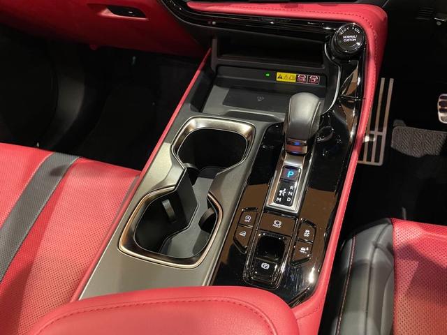 NX NX350 Fスポーツ ワンオーナー パノラマルーフ マークレビンソンプレミアムサウンド 三眼フルLEDヘッドランプ TRDフロントスポイラー RS-Rダウンサス オレンジブレーキキャリパー 純正ドラレコ 置くだけ充電(20枚目)