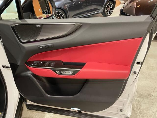 NX NX350 Fスポーツ ワンオーナー パノラマルーフ マークレビンソンプレミアムサウンド 三眼フルLEDヘッドランプ TRDフロントスポイラー RS-Rダウンサス オレンジブレーキキャリパー 純正ドラレコ 置くだけ充電(26枚目)