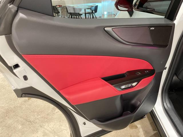 NX NX350 Fスポーツ ワンオーナー パノラマルーフ マークレビンソンプレミアムサウンド 三眼フルLEDヘッドランプ TRDフロントスポイラー RS-Rダウンサス オレンジブレーキキャリパー 純正ドラレコ 置くだけ充電(33枚目)