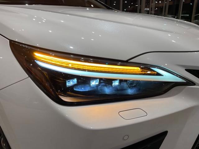 NX NX350 Fスポーツ ワンオーナー パノラマルーフ マークレビンソンプレミアムサウンド 三眼フルLEDヘッドランプ TRDフロントスポイラー RS-Rダウンサス オレンジブレーキキャリパー 純正ドラレコ 置くだけ充電(45枚目)