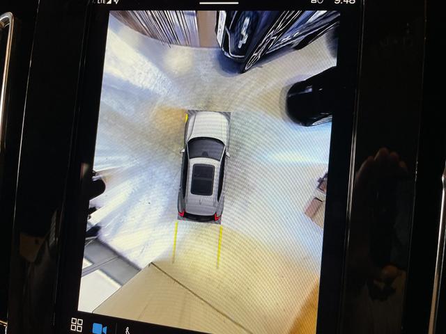 XC40 ウルトラ B4 AWD 1オーナー Googleナビ 360°カメラ ワイヤレスチャージング harman/kardonサラウンド 本革シート シートヒーター ステアリングヒーター ピクセルLEDヘッドライト 電動リアゲート(16枚目)