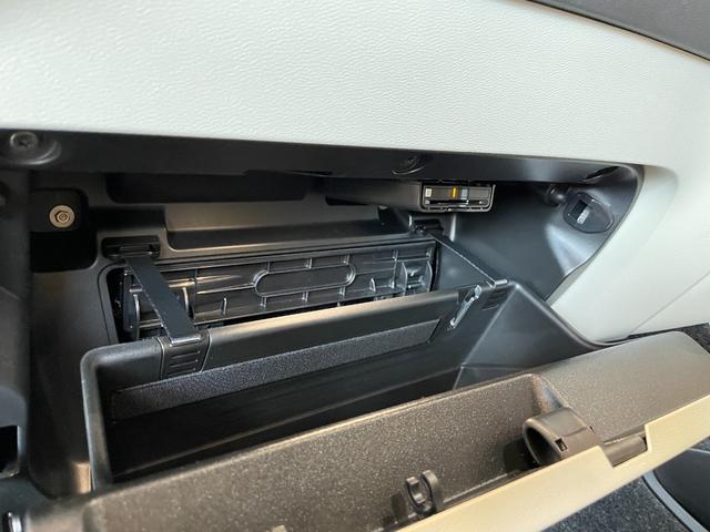 XC40 ウルトラ B4 AWD 1オーナー Googleナビ 360°カメラ ワイヤレスチャージング harman/kardonサラウンド 本革シート シートヒーター ステアリングヒーター ピクセルLEDヘッドライト 電動リアゲート(29枚目)