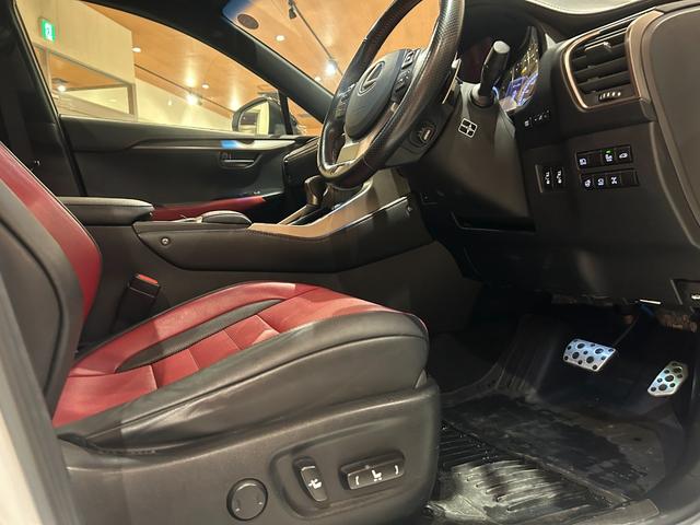 NX NX300 Fスポーツ ムーンルーフ ルーフレール 三眼フルLEDヘッドランプパーキングサポートブレーキ パノラミックビューモニター フロントスポイラー LexusSafetySystem+ Fスポーツ専用スポーツシート(22枚目)