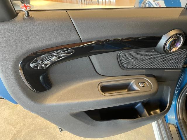 MINI クーパーD クロスオーバー オール4 デジタルPKG PEPPERパッケージ ヘッドアップディスプレイ マルチディスプレイメーターパネル シートヒーター ACC LEDヘッドライト 純正HDDナビ バックカメラ PDC パーキングアシスト(29枚目)