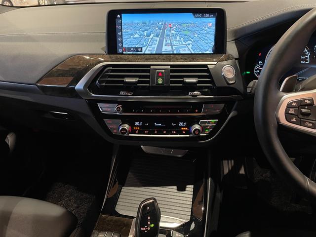 輸入車に対応したドライブレコーダーも選べます。万が一の事故の際のお守りとしていかがでしょうか？その他様々なオプションをご用意しております。