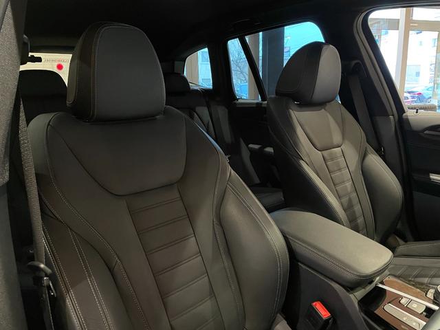 お車に合ったアルミホイールとセットで夏・冬タイヤもご準備致します。デザインもお選び頂けますのでお気軽にスタッフまでお訪ね下さい。