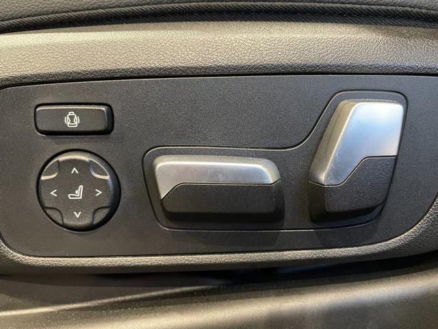 ＬＩＢＥＲＡＬＡではドイツプレミアム御三家をはじめとした輸入車お探しになられている方に逸品と呼べる１台をお届け致します。ぜし各ブランドを較べて愉しんで下さい。