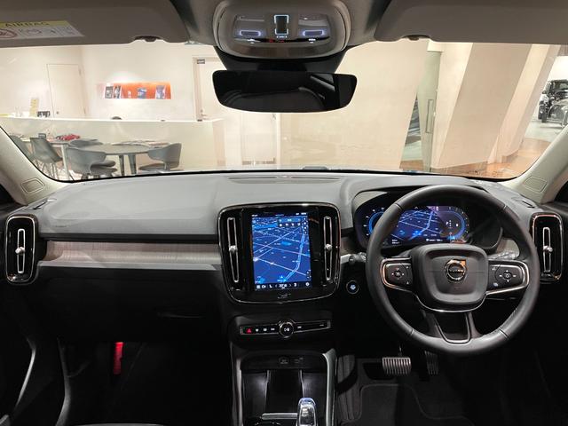 ＸＣ４０ アルティメット　Ｂ４　ＡＷＤ　電動パノラマガラスサンルーフ　ピクセルＬＥＤヘッドライト　ｈａｒｍａｎ／ｋａｒｄｏｎサラウンド　ダークティンテッドガラス　Ｇｏｏｇｌｅナビ　３６０°カメラ　パークアシスト　本革シート　シートヒーター（4枚目）