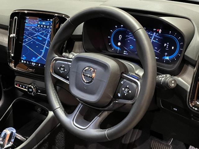 ＸＣ４０ アルティメット　Ｂ４　ＡＷＤ　電動パノラマガラスサンルーフ　ピクセルＬＥＤヘッドライト　ｈａｒｍａｎ／ｋａｒｄｏｎサラウンド　ダークティンテッドガラス　Ｇｏｏｇｌｅナビ　３６０°カメラ　パークアシスト　本革シート　シートヒーター（5枚目）