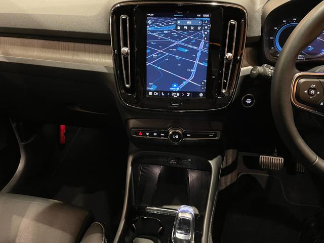 ＸＣ４０ アルティメット　Ｂ４　ＡＷＤ　電動パノラマガラスサンルーフ　ピクセルＬＥＤヘッドライト　ｈａｒｍａｎ／ｋａｒｄｏｎサラウンド　ダークティンテッドガラス　Ｇｏｏｇｌｅナビ　３６０°カメラ　パークアシスト　本革シート　シートヒーター（14枚目）