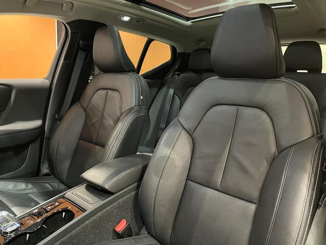 ＸＣ４０ アルティメット　Ｂ４　ＡＷＤ　電動パノラマガラスサンルーフ　ピクセルＬＥＤヘッドライト　ｈａｒｍａｎ／ｋａｒｄｏｎサラウンド　ダークティンテッドガラス　Ｇｏｏｇｌｅナビ　３６０°カメラ　パークアシスト　本革シート　シートヒーター（29枚目）