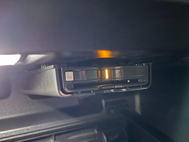 ＸＣ４０ アルティメット　Ｂ４　ＡＷＤ　電動パノラマガラスサンルーフ　ピクセルＬＥＤヘッドライト　ｈａｒｍａｎ／ｋａｒｄｏｎサラウンド　ダークティンテッドガラス　Ｇｏｏｇｌｅナビ　３６０°カメラ　パークアシスト　本革シート　シートヒーター（32枚目）