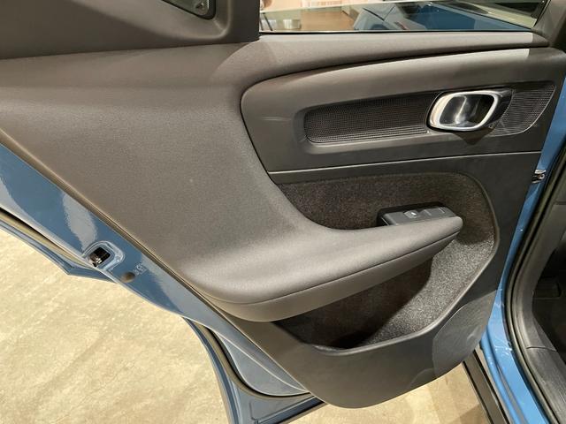 ＸＣ４０ アルティメット　Ｂ４　ＡＷＤ　電動パノラマガラスサンルーフ　ピクセルＬＥＤヘッドライト　ｈａｒｍａｎ／ｋａｒｄｏｎサラウンド　ダークティンテッドガラス　Ｇｏｏｇｌｅナビ　３６０°カメラ　パークアシスト　本革シート　シートヒーター（36枚目）