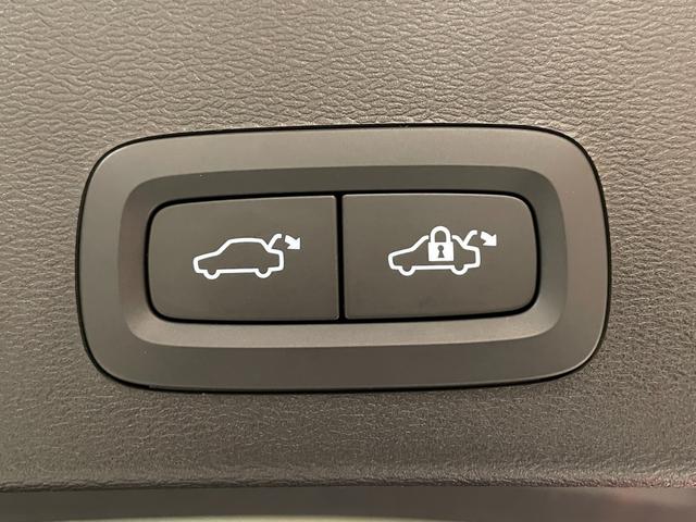 ＸＣ４０ アルティメット　Ｂ４　ＡＷＤ　電動パノラマガラスサンルーフ　ピクセルＬＥＤヘッドライト　ｈａｒｍａｎ／ｋａｒｄｏｎサラウンド　ダークティンテッドガラス　Ｇｏｏｇｌｅナビ　３６０°カメラ　パークアシスト　本革シート　シートヒーター（41枚目）