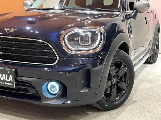 ＭＩＮＩ クーパーＤ　クロスオーバー　オール４　プレミアムプラスＰＫＧ　ＣＬＡＳＳＩＣＴＲＩＭ　シルバールーフ＆ミラーキャップ　ＡＣＣ　マルチディスプレイメーターパネル　革調シートカバー　シートヒーター　純正ＨＤＤナビ　バックカメラ　禁煙車（38枚目）