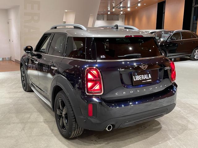 ＭＩＮＩ クーパーＤ　クロスオーバー　オール４　プレミアムプラスＰＫＧ　ＣＬＡＳＳＩＣＴＲＩＭ　シルバールーフ＆ミラーキャップ　ＡＣＣ　マルチディスプレイメーターパネル　革調シートカバー　シートヒーター　純正ＨＤＤナビ　バックカメラ　禁煙車（41枚目）