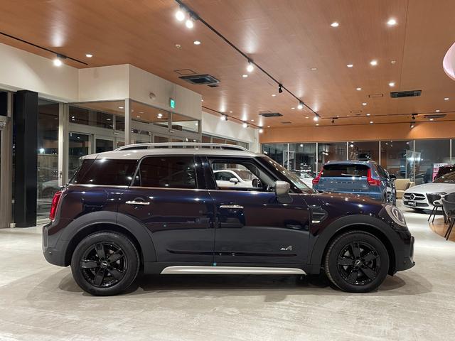 ＭＩＮＩ クーパーＤ　クロスオーバー　オール４　プレミアムプラスＰＫＧ　ＣＬＡＳＳＩＣＴＲＩＭ　シルバールーフ＆ミラーキャップ　ＡＣＣ　マルチディスプレイメーターパネル　革調シートカバー　シートヒーター　純正ＨＤＤナビ　バックカメラ　禁煙車（43枚目）