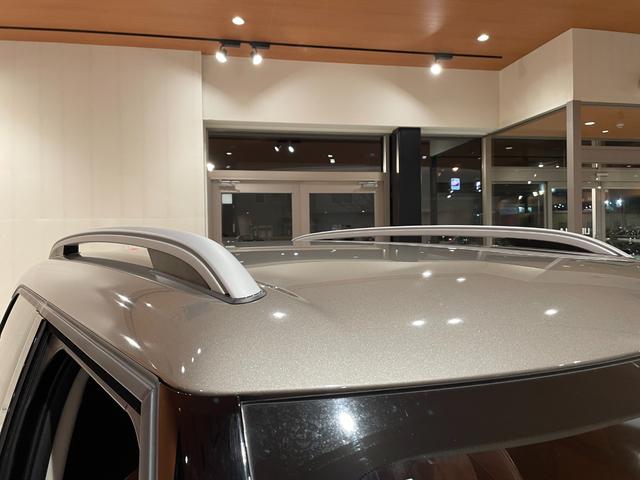 ＭＩＮＩ クーパーＤ　クロスオーバー　オール４　プレミアムプラスＰＫＧ　ＣＬＡＳＳＩＣＴＲＩＭ　シルバールーフ＆ミラーキャップ　ＡＣＣ　マルチディスプレイメーターパネル　革調シートカバー　シートヒーター　純正ＨＤＤナビ　バックカメラ　禁煙車（44枚目）