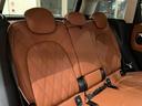 クーパーＤ　クロスオーバー　オール４　プレミアムプラスＰＫＧ　ＣＬＡＳＳＩＣＴＲＩＭ　シルバールーフ＆ミラーキャップ　ＡＣＣ　マルチディスプレイメーターパネル　革調シートカバー　シートヒーター　純正ＨＤＤナビ　バックカメラ　禁煙車（30枚目）