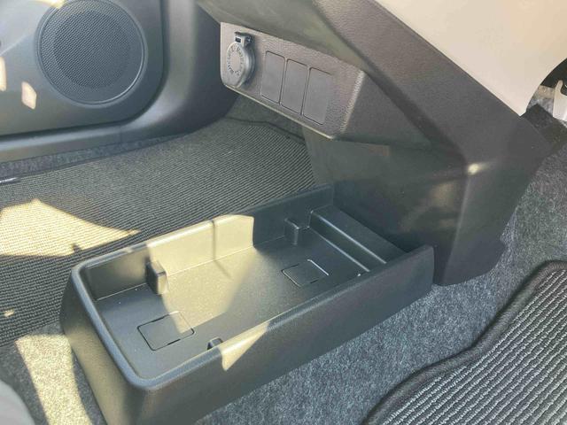 ミライース Ｘ　ＳＡＩＩＩ　ＬＥＤヘッドライト標準装備！！　保証　新車保証・まごころ保証　１年間・走行距離無制限付き・　走行距離２，２６２ｋｍ　ＣＤチューナー　ＬＥＤヘッドライト　前後コーナーセンサー　マニュアルエアコン　パワーウィンドウ　電動格納ドアミラー（14枚目）