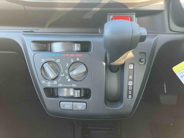 ミライース Ｌ　ＳＡＩＩＩ　前後コーナーセンサー標準装備！！　保証　新車保証・まごころ保証１年間・走行距離無制限付・走行距離２１０４ｋｍ　ＣＤチューナー　前後コーナーセンサー　マニュアルエアコン　パワーウィンドウ　オートライト　アイドルストップ　オートハイビーム（4枚目）