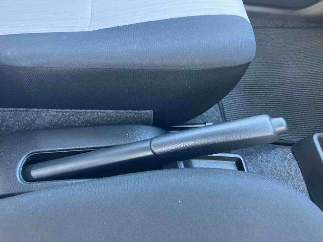 ミライース Ｌ　ＳＡＩＩＩ　前後コーナーセンサー標準装備！！　保証　新車保証・まごころ保証１年間・走行距離無制限付・走行距離２１０４ｋｍ　ＣＤチューナー　前後コーナーセンサー　マニュアルエアコン　パワーウィンドウ　オートライト　アイドルストップ　オートハイビーム（14枚目）