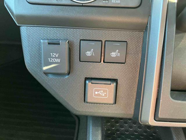 ウインターシーズンには必需品のシートヒーターが付いています。エンジン始動直後に座面、背もたれが温かくなり、快適ドライブが楽しめますよ。