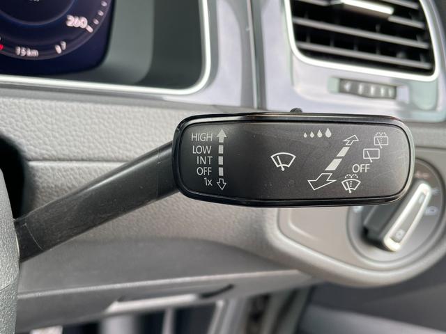 ゴルフ ＴＳＩコンフォートライン　テックエディション　純正ナビ・ＴＶ／ＡｐｐｌｅＣａｒＰｌａｙ／Ｂｌｕｅｔｏｏｔｈ接続／衝突軽減ブレーキ／ＡＣＣ／レーンアシスト／バックカメラ／電動パーキング／オートホールド／ドライブレコーダー／ＥＴＣ／純正１７アルミ（28枚目）