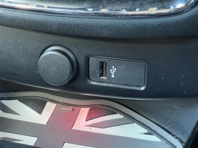 ＭＩＮＩ クーパーＤ　クラブマン　禁煙車　純正ナビ　Ｂｌｕｅｔｏｏｔｈ　ドライブレコーダー　アイドリングストップ　横滑り防止装置　ＬＥＤヘッドライト　クルーズコントロール　シートヒーター　インテリジェントセーフティ（6枚目）