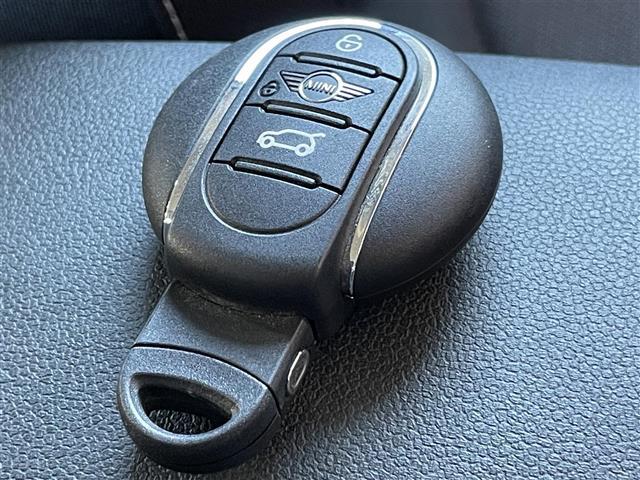 ＭＩＮＩ クーパーＤ　クラブマン　禁煙車　純正ナビ　Ｂｌｕｅｔｏｏｔｈ　ドライブレコーダー　アイドリングストップ　横滑り防止装置　ＬＥＤヘッドライト　クルーズコントロール　シートヒーター　インテリジェントセーフティ（10枚目）