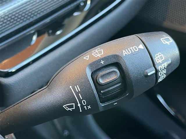 ＭＩＮＩ クーパーＤ　クラブマン　禁煙車　純正ナビ　Ｂｌｕｅｔｏｏｔｈ　ドライブレコーダー　アイドリングストップ　横滑り防止装置　ＬＥＤヘッドライト　クルーズコントロール　シートヒーター　インテリジェントセーフティ（14枚目）