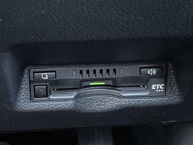 ヤリス ハイブリッドＺ　１オーナー全方位カメラ　フルセグＴＶ　Ｂｌｕｅｔｏｏｔｈオーディオ　ＥＴＣ　前後ドライブレコーダー　純正フロアマット　ＬＥＤヘッドライト　ディスプレイオーディオ　追従型クルコン（2枚目）