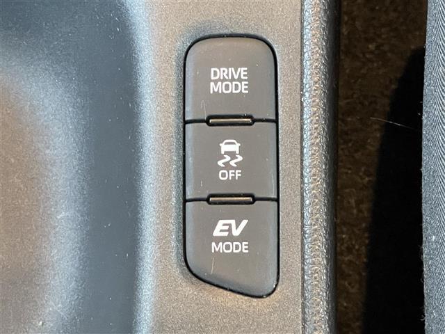 ヤリス ハイブリッドＺ　１オーナー全方位カメラ　フルセグＴＶ　Ｂｌｕｅｔｏｏｔｈオーディオ　ＥＴＣ　前後ドライブレコーダー　純正フロアマット　ＬＥＤヘッドライト　ディスプレイオーディオ　追従型クルコン（8枚目）
