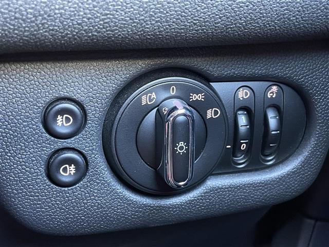 ＭＩＮＩ クーパーＳＤ　クラブマン　禁煙車　純正ナビ　Ｂｌｕｅｔｏｏｔｈ　アイドリングストップ　バックカメラ　ＬＥＤヘッドライト　インテリジェントセーフティ　パーキングアシスト　社外前後ドライブレコーダー　取扱説明書（18枚目）