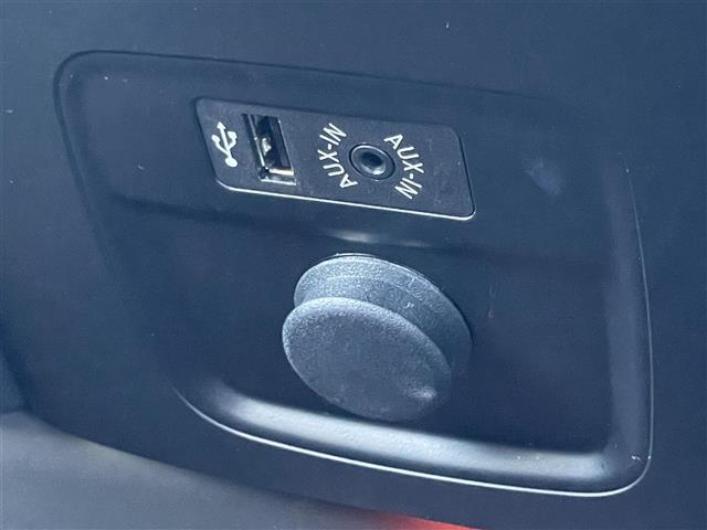 MINI クーパーD クロスオーバー 禁煙車 純正ナビ Bluetooth アイドリングストップ バックカメラ 電動リアゲート 純正17インチアルミホイール 純正LEDヘッドライト 横滑り防止装置(6枚目)