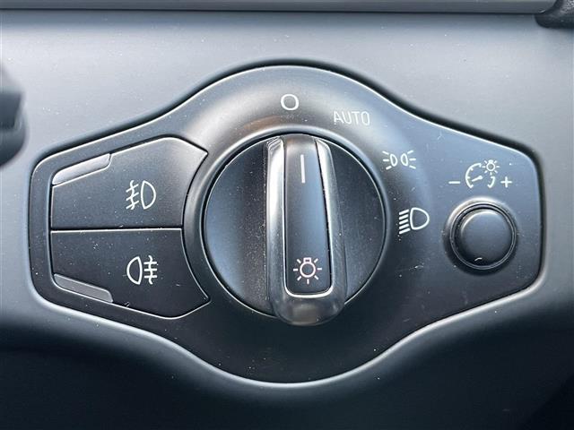 A5スポーツバック 2.0TFSIクワトロ 純正ナビ Bluetooth ETC ドライブレコーダー クルーズコントロール バックカメラ パーキングアシスト 純正フロアマット レザーシート シートヒーター パワーシート(19枚目)