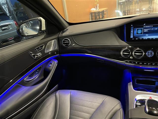 Sクラス S560ロング スポーツリミテッド 純正ナビ 全方位カメラ レーダークルーズコントロール 2.0ETC サンルーフ 黒革 電動リアゲート 全席シートヒーター エアシート 純正マット 全席パワーシート 前後コーナーセンサー全ドアイージー(20枚目)