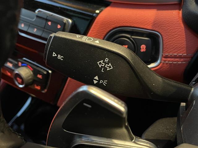 X2 M35i 禁煙車 サンルーフ 純正ナビ Bluetooth 赤レザーシート シートヒーター 純正20インチアルミホイール ヘッドアップディスプレイ レーダークルーズコントロール 取扱説明書 保証書(17枚目)