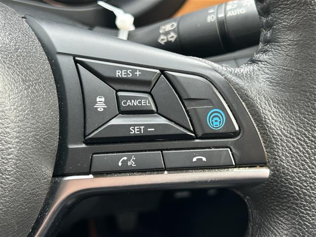 キックス Ｘ　ツートーンインテリアエディション　純正ナビ　ＭＭ３２０Ｄ－Ｌ　ＣＤ　ＤＶＤ　ＢＴ　フルセグ　アラウンドビューモニター　インテリジェントルームミラー　純正ドライブレコーダー　ビルトインＥＴＣ　前席シートヒーター　ステアリングヒーター（17枚目）
