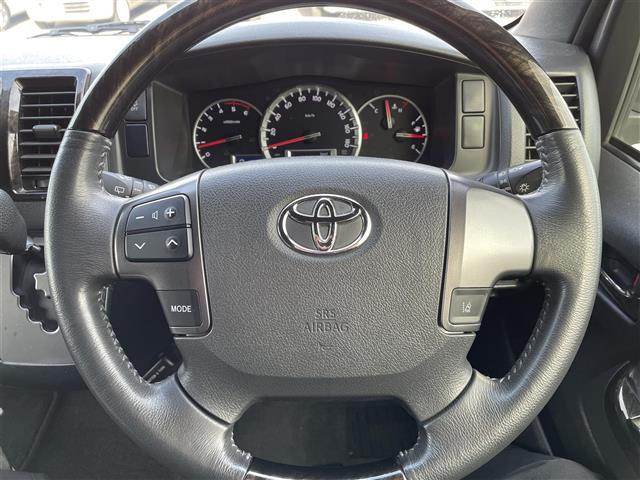 レジアスエースバン スーパーＧＬ　ダークプライムＩＩ　４ＷＤ　ＴＲＤエアロ（Ｆ／Ｓ／Ｒ）　アルパイン１１型ナビ　ＣＤ　ＤＶＤ　ＢＴ　フルセグ　バックカメラ　ステアリングスイッチ　両側パワースライドドア　ビルトインＥＴＣ　ＡＣ１００Ｖ電源　スマートキー×２（19枚目）