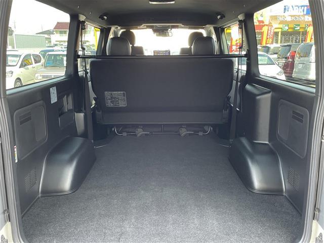 レジアスエースバン スーパーＧＬ　ダークプライムＩＩ　４ＷＤ　ＴＲＤエアロ（Ｆ／Ｓ／Ｒ）　アルパイン１１型ナビ　ＣＤ　ＤＶＤ　ＢＴ　フルセグ　バックカメラ　ステアリングスイッチ　両側パワースライドドア　ビルトインＥＴＣ　ＡＣ１００Ｖ電源　スマートキー×２（32枚目）