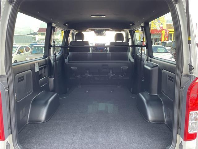 レジアスエースバン スーパーＧＬ　ダークプライムＩＩ　４ＷＤ　ＴＲＤエアロ（Ｆ／Ｓ／Ｒ）　アルパイン１１型ナビ　ＣＤ　ＤＶＤ　ＢＴ　フルセグ　バックカメラ　ステアリングスイッチ　両側パワースライドドア　ビルトインＥＴＣ　ＡＣ１００Ｖ電源　スマートキー×２（33枚目）