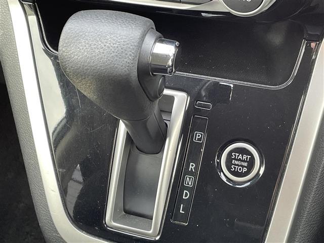 セレナ ハイウェイスターＧ　純正９型ナビ　ＣＤ　ＤＶＤ　ＢＤ　ＳＤ　ＵＳＢ　ＢＴ　フルセグＴＶ　両側パワースライドドア　アラウンドビューモニター　ビルトインＥＴＣ　横滑り防止装置　エマブレ　アイドリングストップ　純正フロアマット（9枚目）