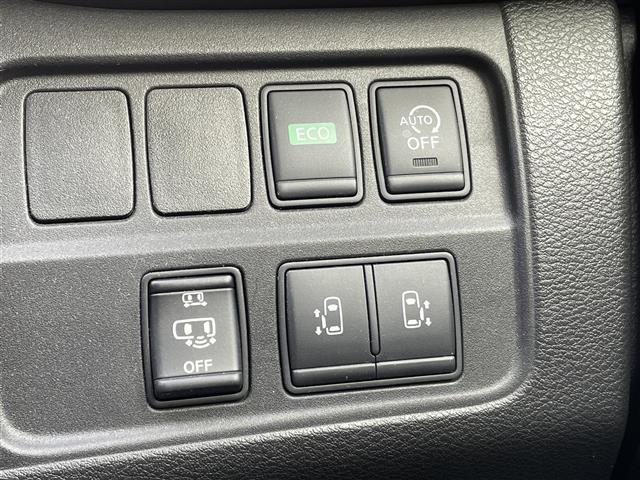 セレナ ハイウェイスターＧ　純正９型ナビ　ＣＤ　ＤＶＤ　ＢＤ　ＳＤ　ＵＳＢ　ＢＴ　フルセグＴＶ　両側パワースライドドア　アラウンドビューモニター　ビルトインＥＴＣ　横滑り防止装置　エマブレ　アイドリングストップ　純正フロアマット（11枚目）